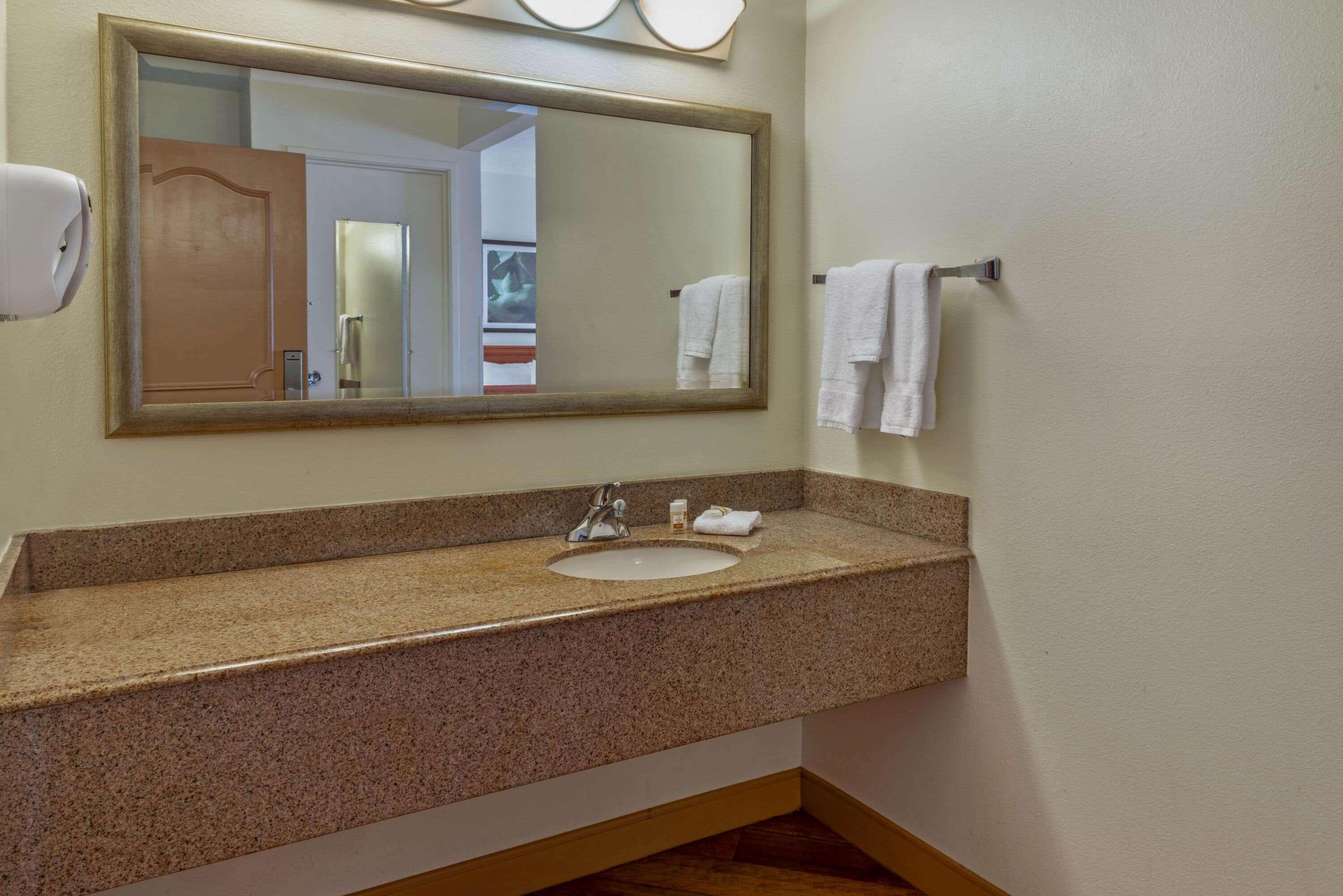 La Quinta By Wyndham Tampa Brandon West Hotel Exterior photo